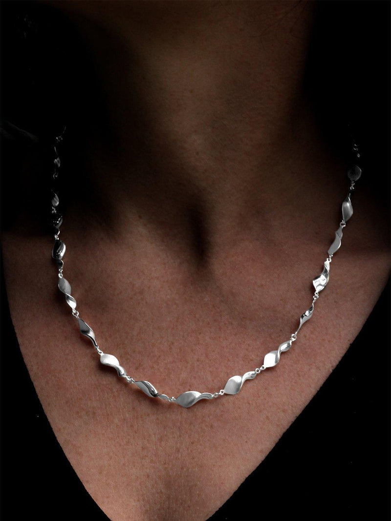 Nina B sterling silver swirls necklace 45cm - British product