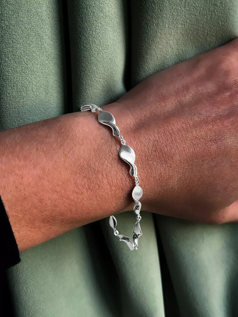 Nina B Swirls bracelet 20cm - British product
