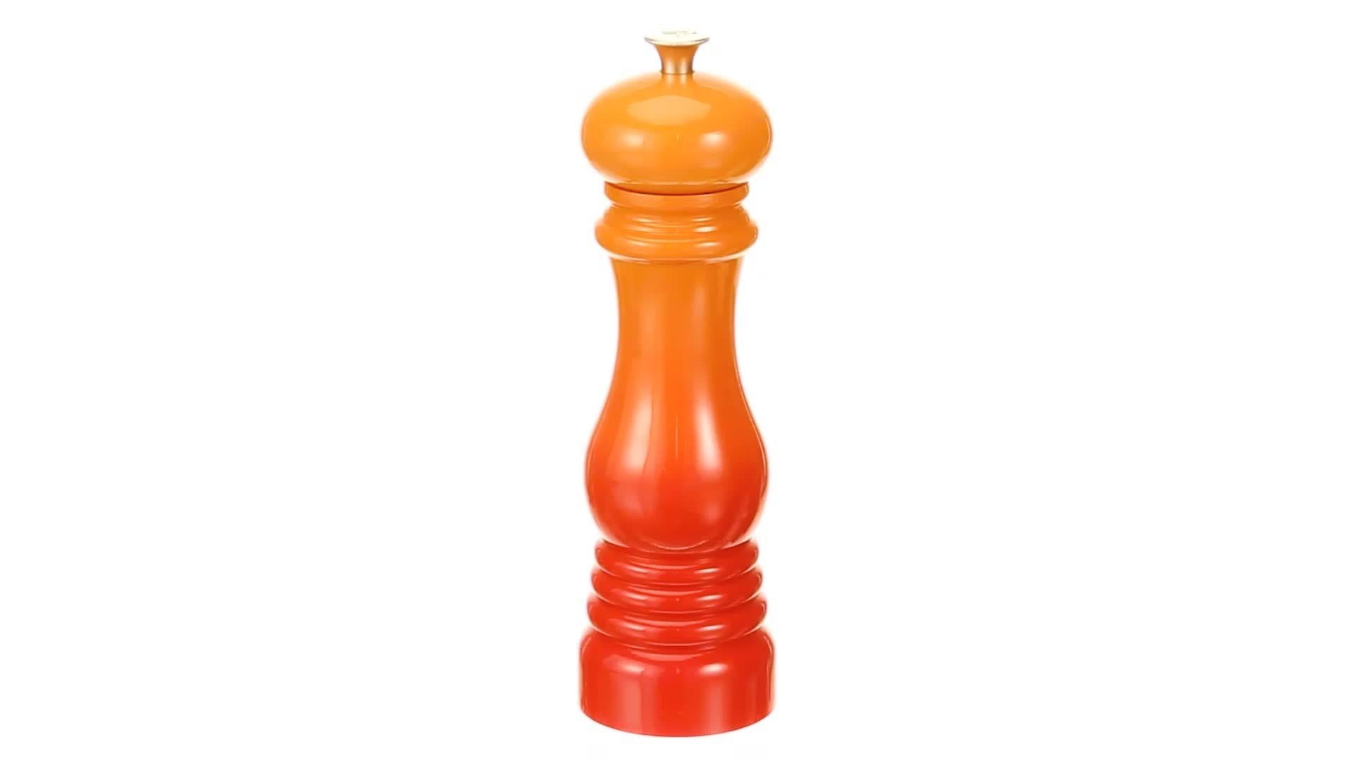 Le Creuset classic bamboo pepper mill with ceramic grinder, UK version