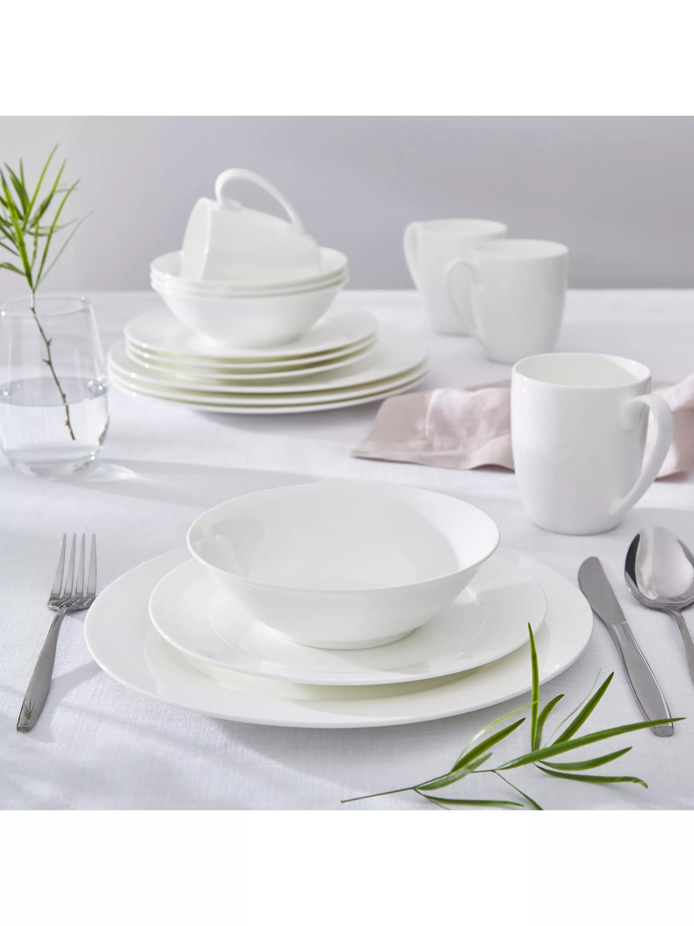 Royal Worcester Serendipity bone china dinnerware set 16 piece (British brand)