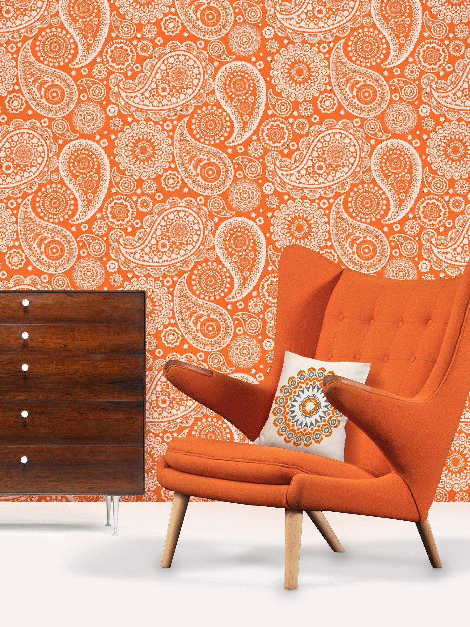 Mini Moderns Paisley Crescent wallpaper with half-drop pattern, UK version