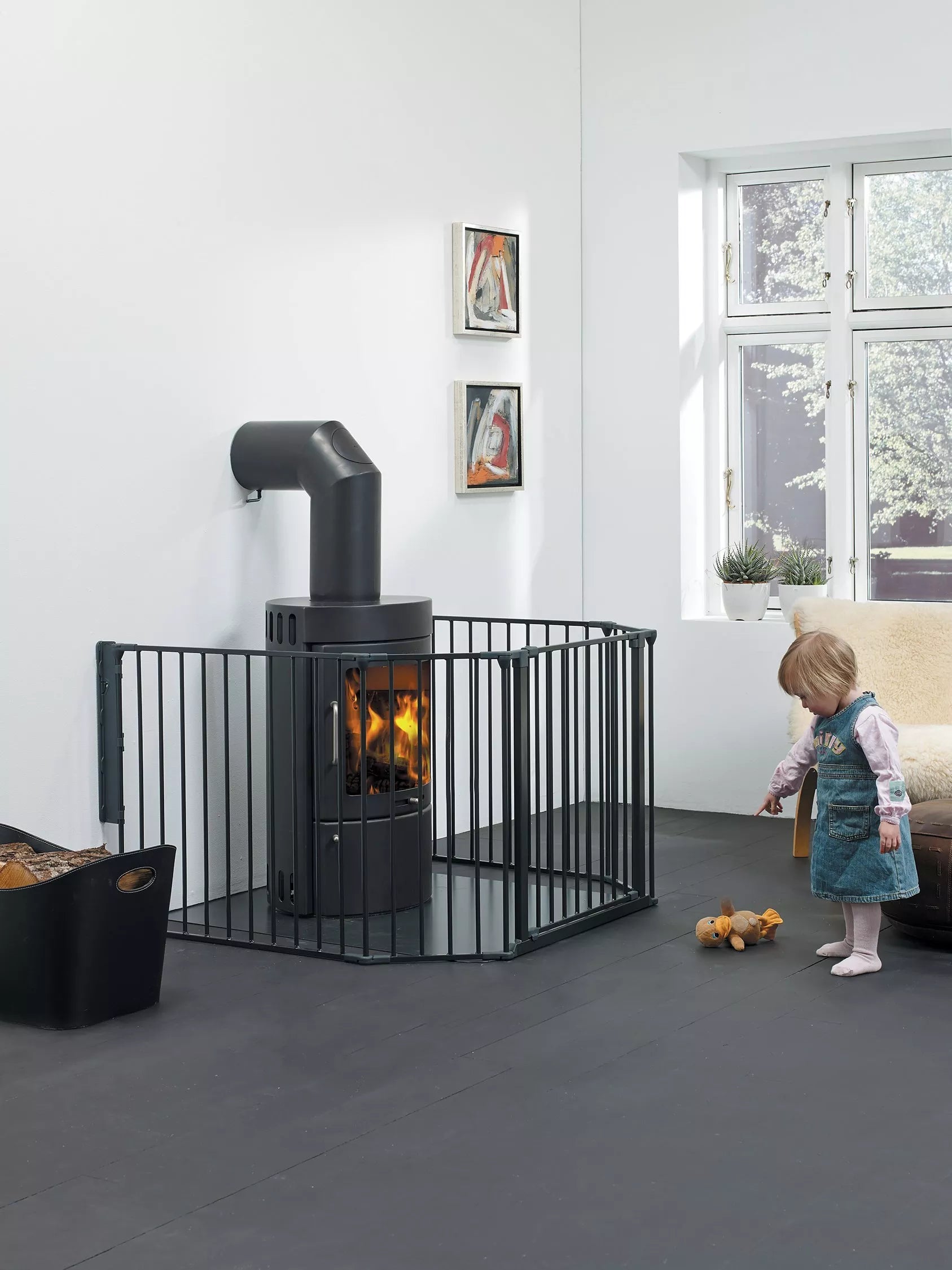 BabyDan XL fire surround safety gate in black - British product