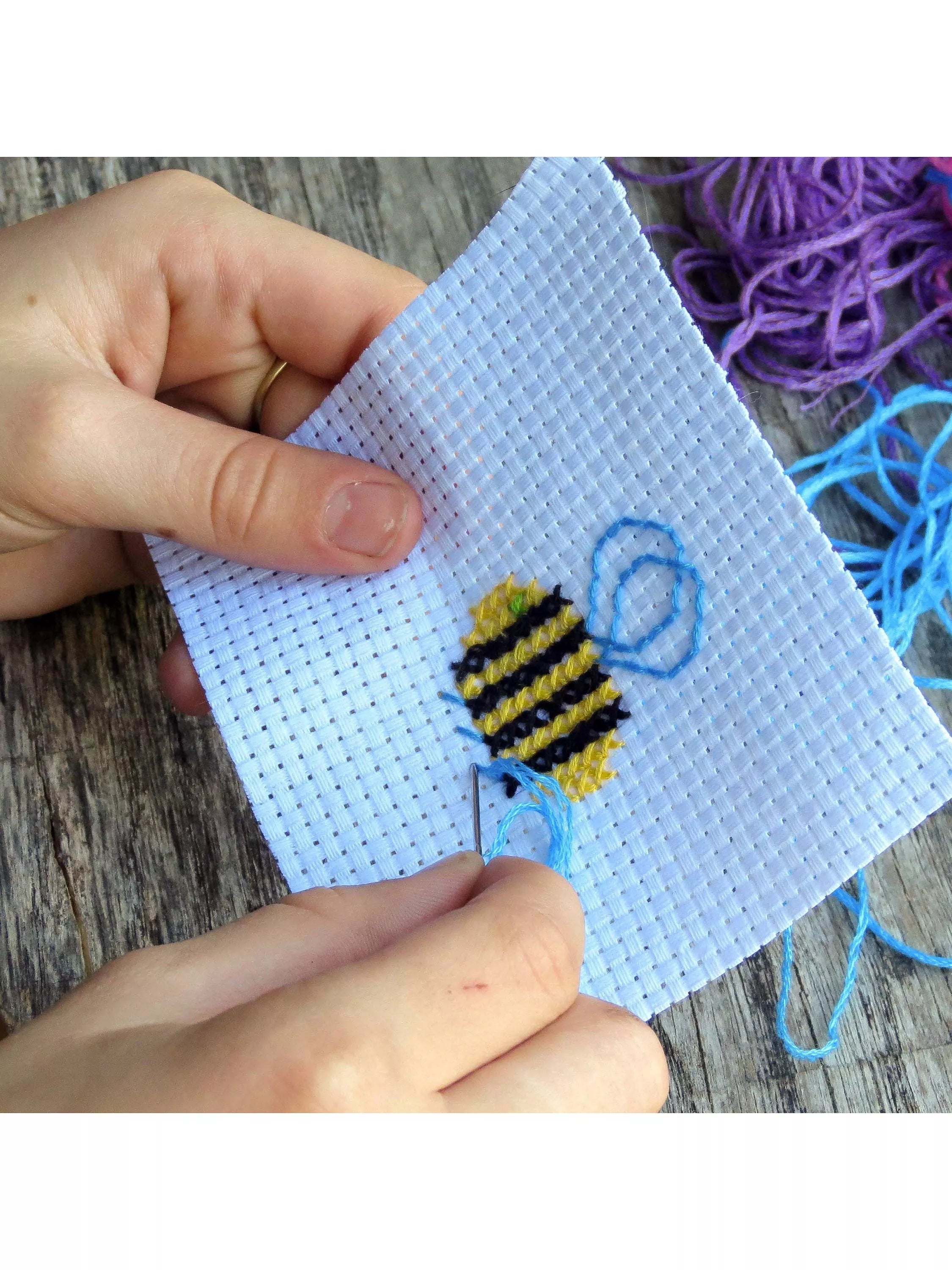 Buttonbag beginner's cross stitch carry kit, UK version