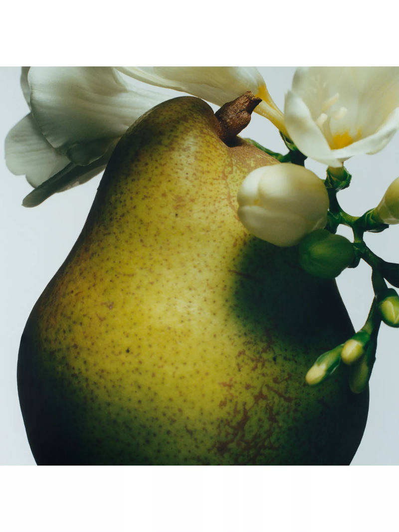 Pear and Freesia Scented Hydrating Body Cream with Conditioning Oils