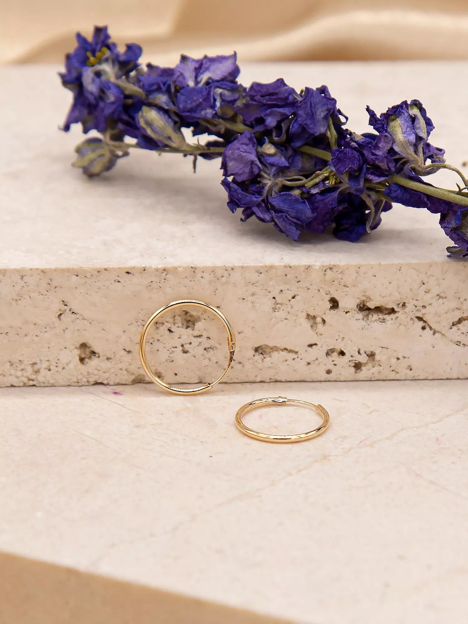 IBB 9ct gold hoop earrings, diameter 1.5cm (British brand)