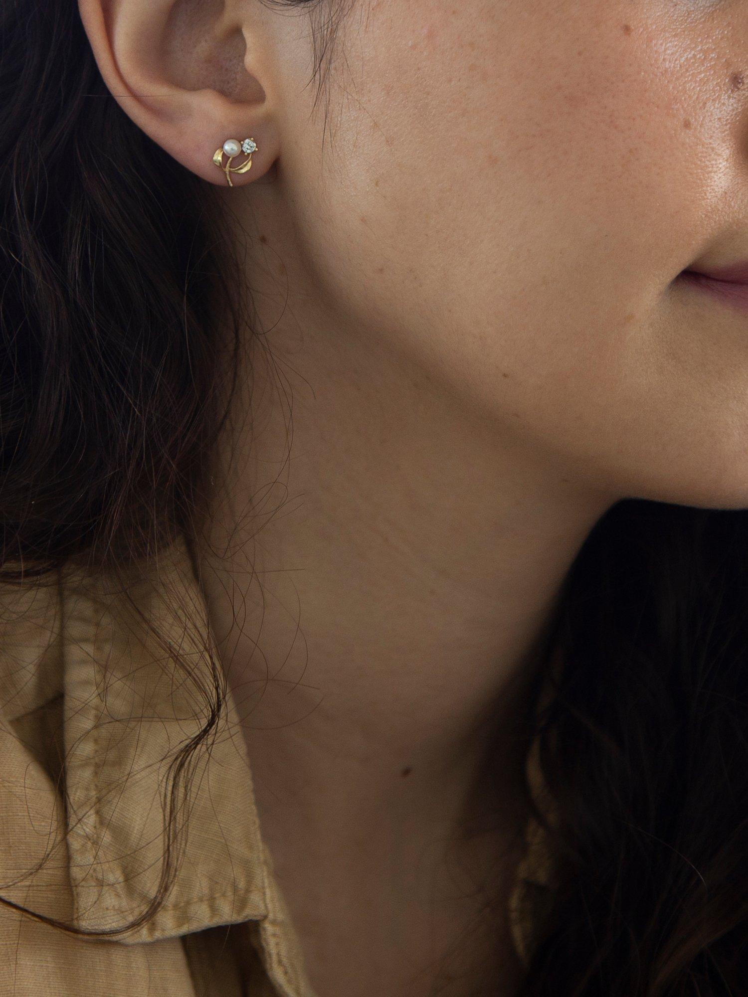 IBB 9ct gold stud earrings faux pearl cubic zirconia, UK version