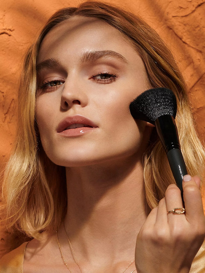 bareMinerals Supreme Finisher Brush synthetic powder brush - British product