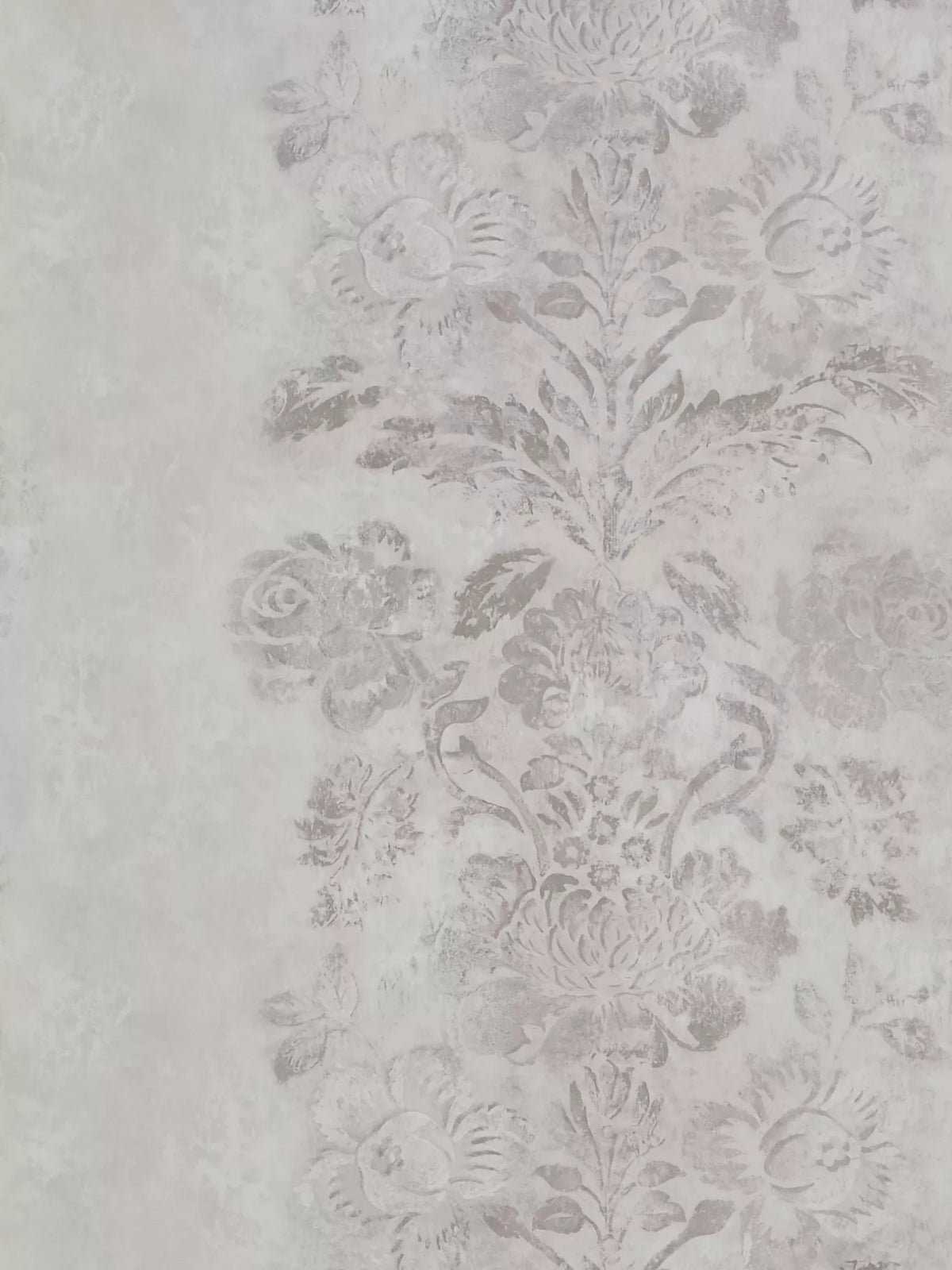 Designers Guild Damasco wallpaper - British product