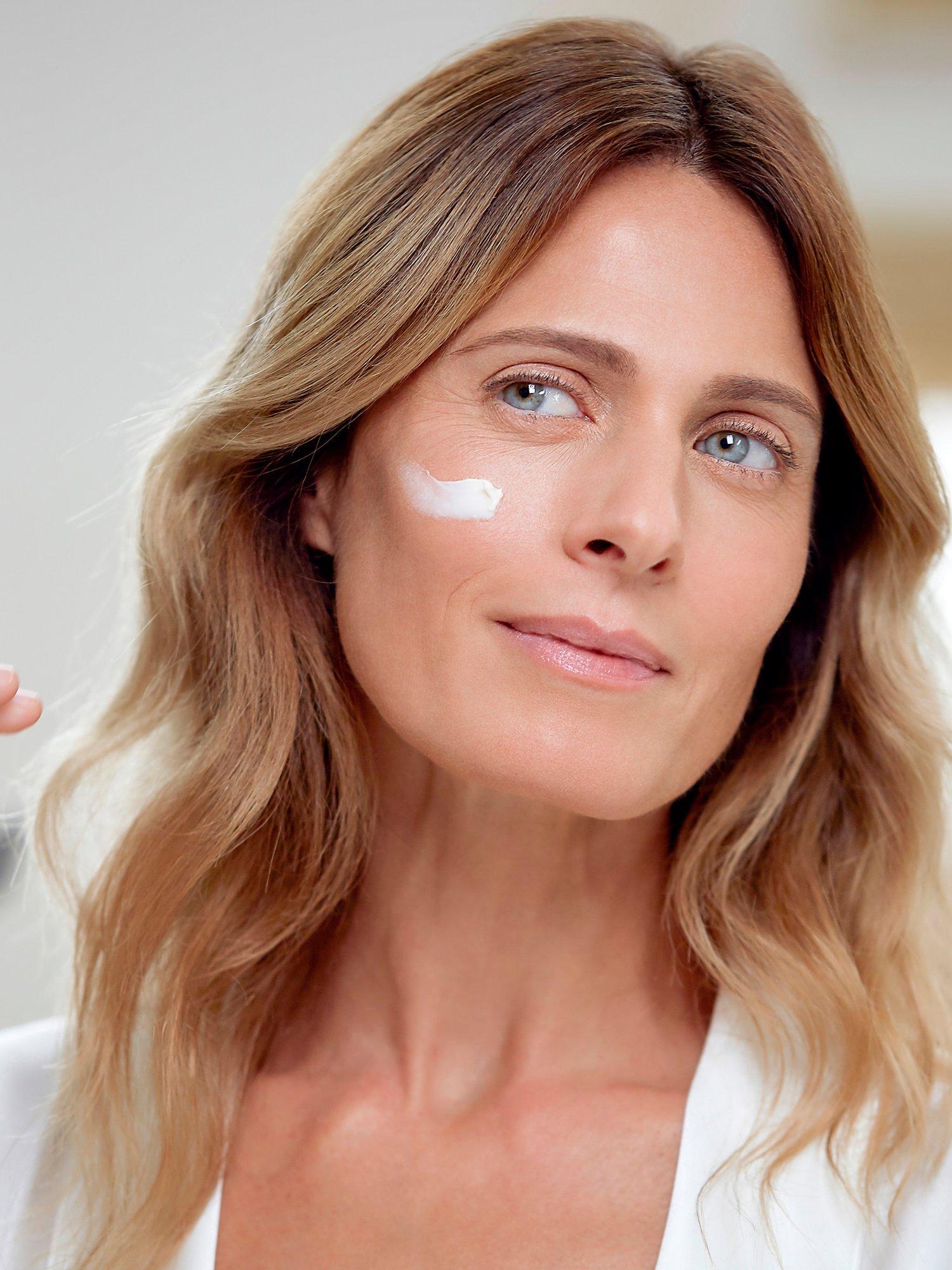 Sisley-Paris Sisleÿa L'Intégral Anti-Âge anti-ageing cream 50ml, imported from the UK