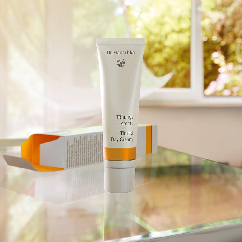 Dr Hauschka Farget Dagkrem 30ml - Britisk produkt