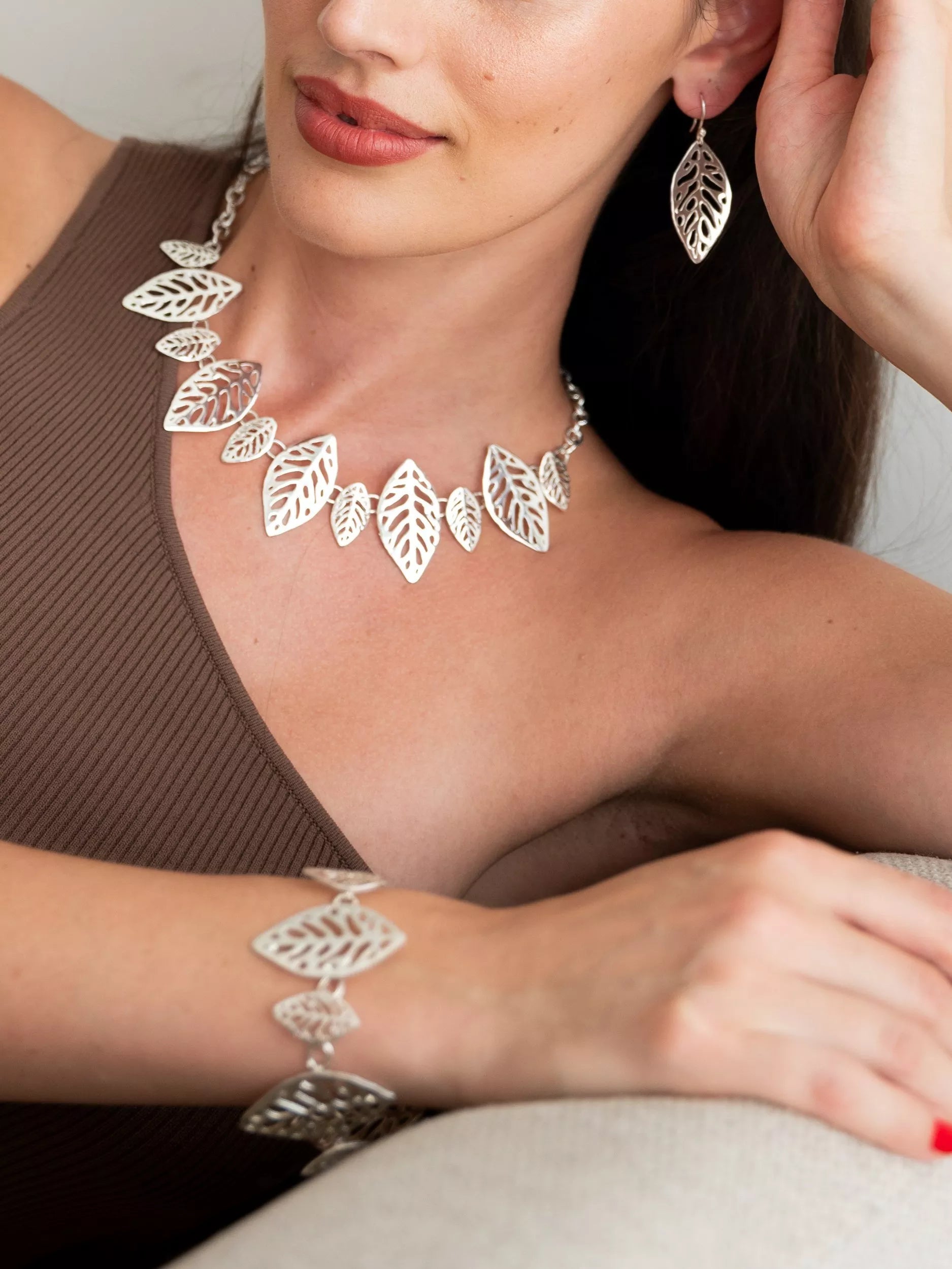 Andea leaf drop earrings silver in gift box - British product