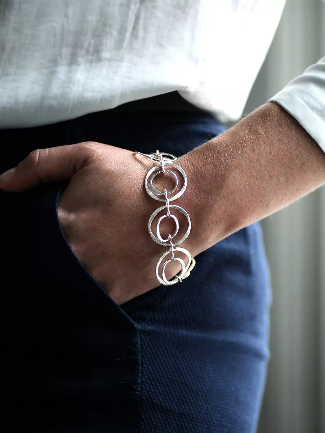 Nina B open circles bracelet silver 20cm - British product