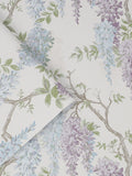 ورق حائط Laura Ashley بلون الخزامى الباهت (Wisteria) بحديقة، 10 أمتار - منتج بريطاني