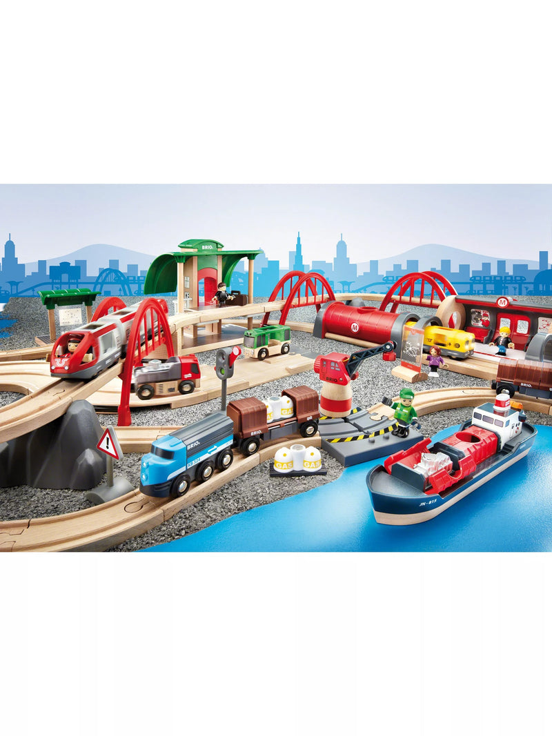 BRIO Deluxe Railway Set 87-piece wooden train set - British product