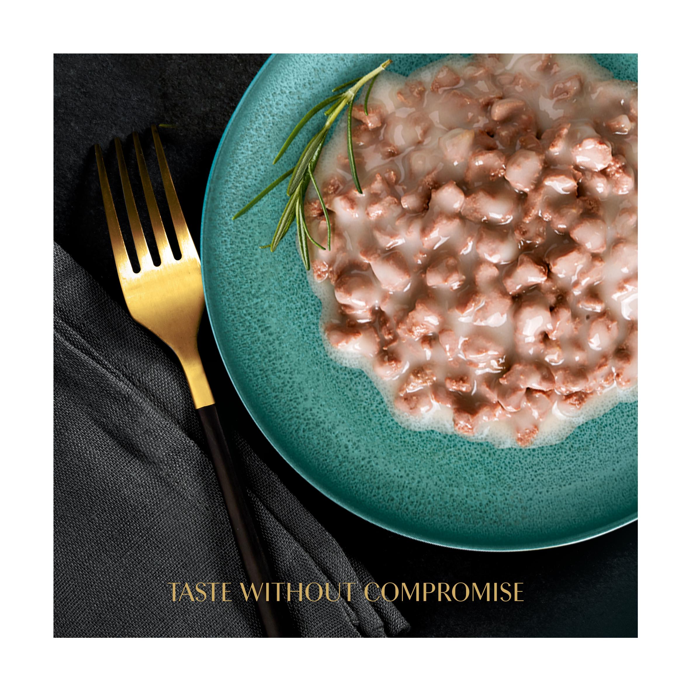 Sheba wet cat food Turkey in Gravy 85g, imported from the UK