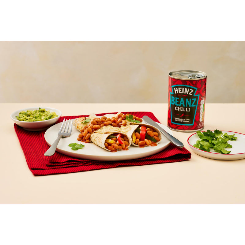 Heinz baked beans fiery chilli 390g, imported from the UK