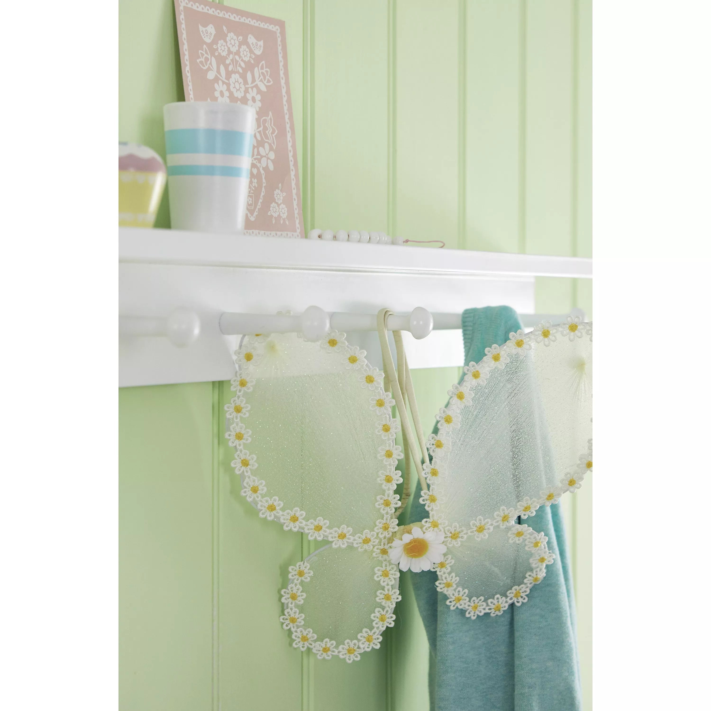 Great Little Trading Co Shaker peg rail in white - British product