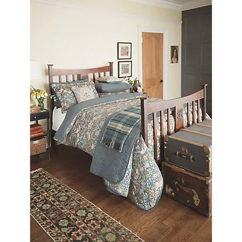 Morris & Co Strawberry Thief bedspread 300 thread count, UK version