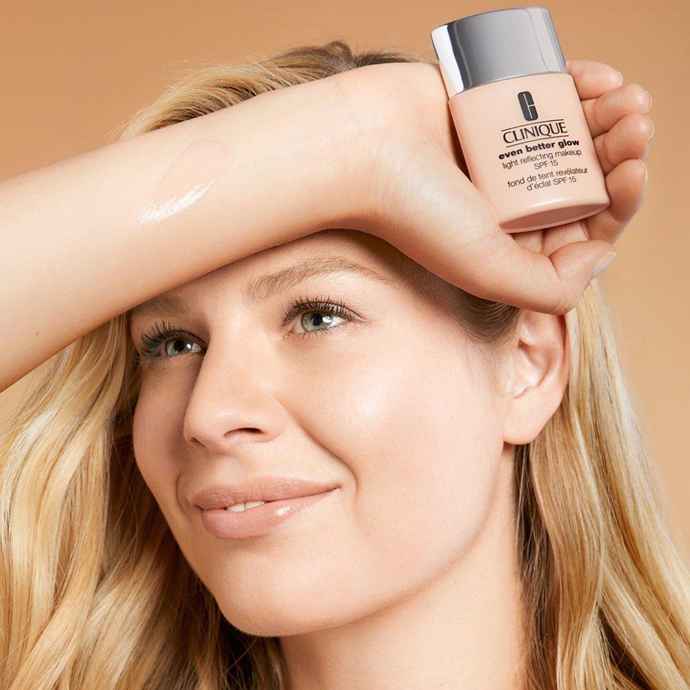 Clinique Even Better Glow foundation SPF 15 30ml - British product