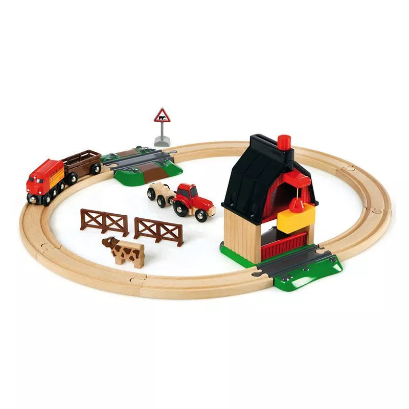 BRIO farm railway set with barn and tractor FSC beech wood (British brand)