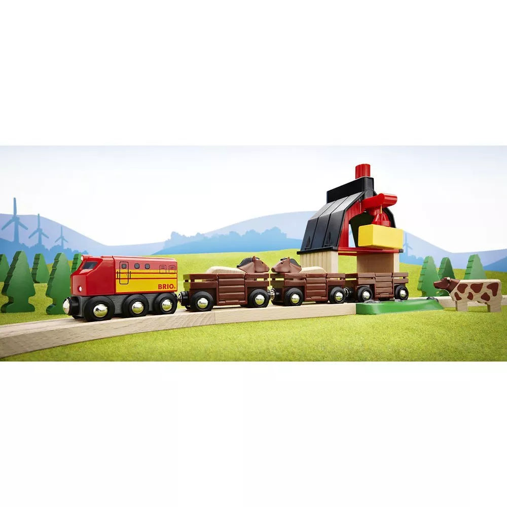 BRIO farm railway set with barn and tractor FSC beech wood (British brand)