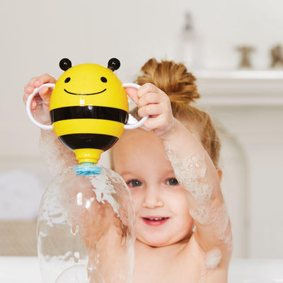 لعبة استحمام على شكل نحلة من Skip Hop Zoo Fill Up Fountain