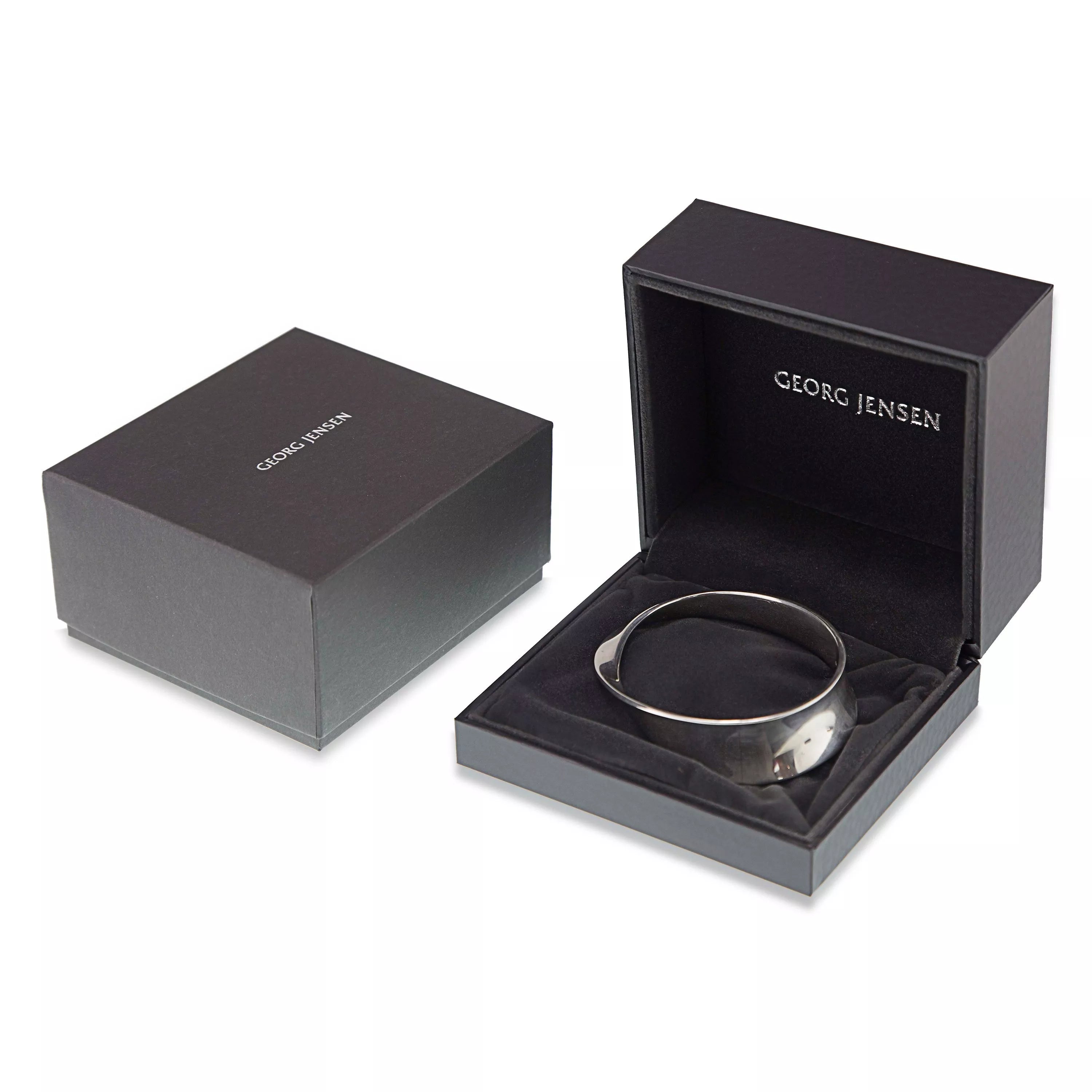 Georg Jensen Möbius sterling silver bangle size M/L - British product