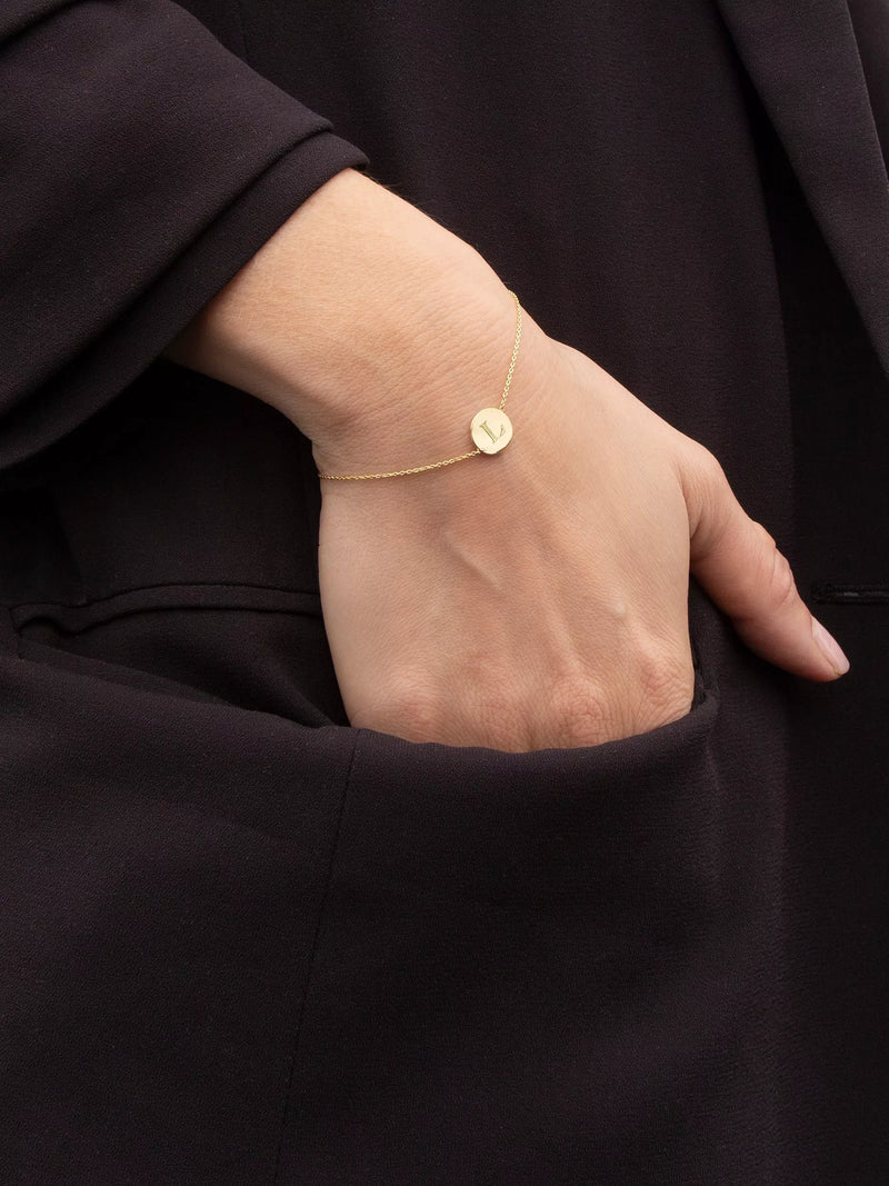 IBB 9ct gold disc initial bracelet, imported from the UK