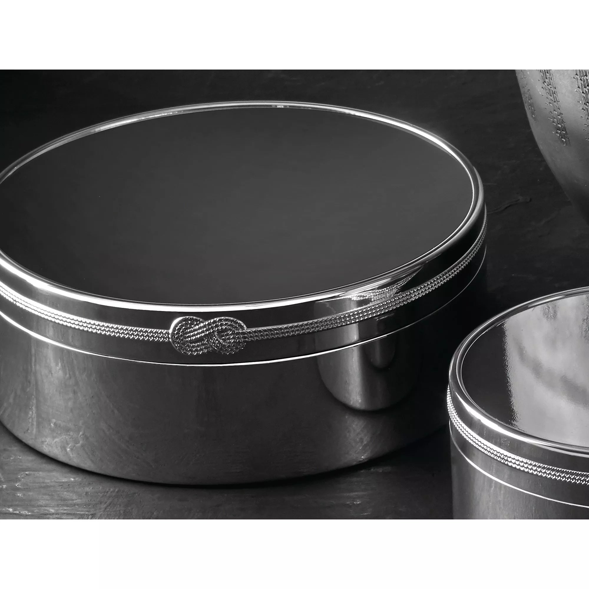 Vera Wang Wedgwood infinity round keepsake box silver - British brand