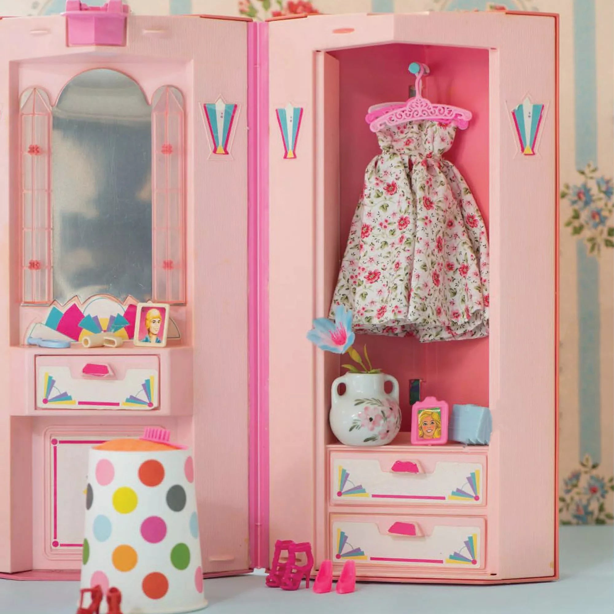 Sewing clothes for Barbie book by Annabel Benilan (British brand)