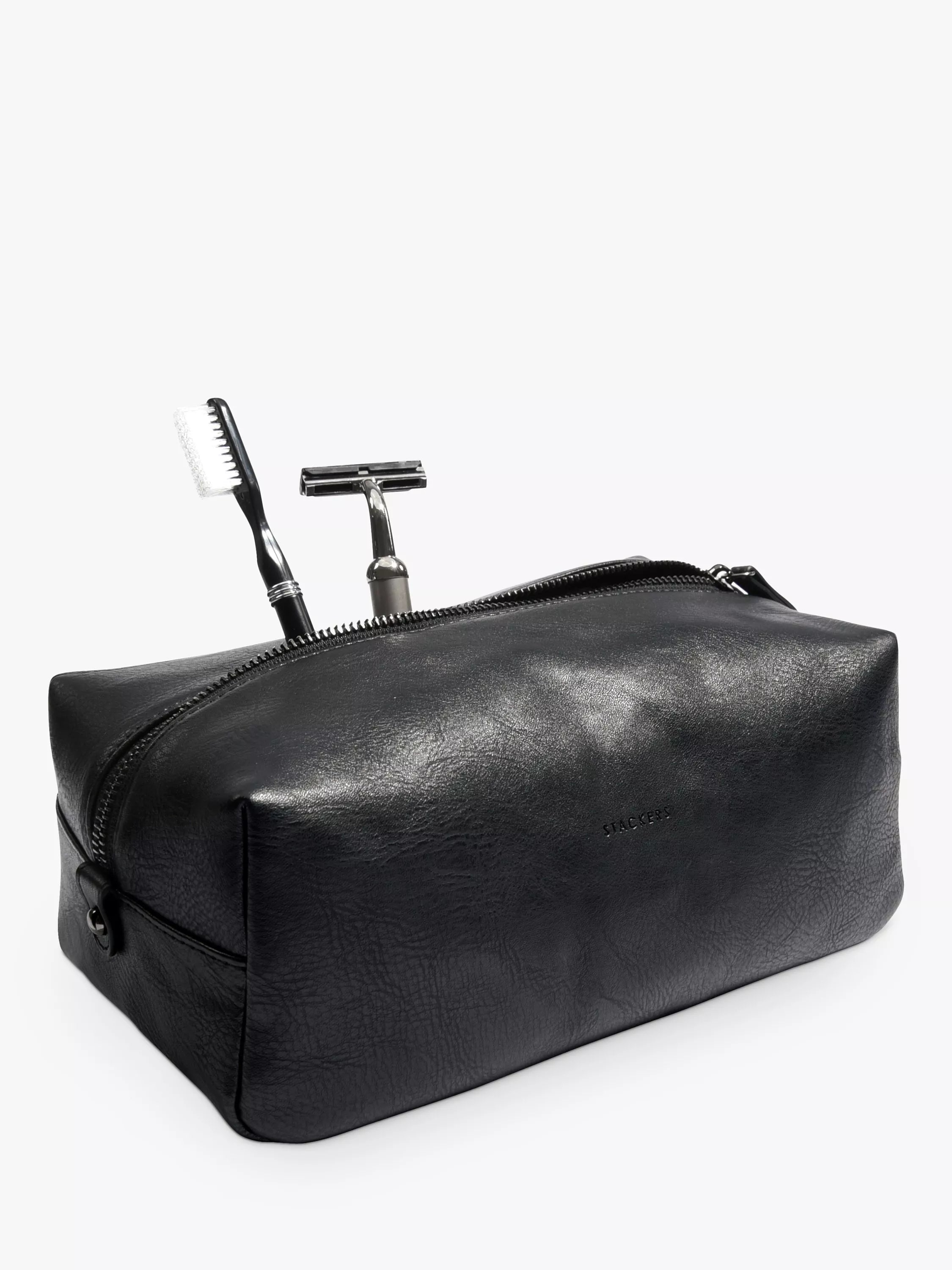 Soft wash bag with lined interior and gunmetal zip for travel (British product)