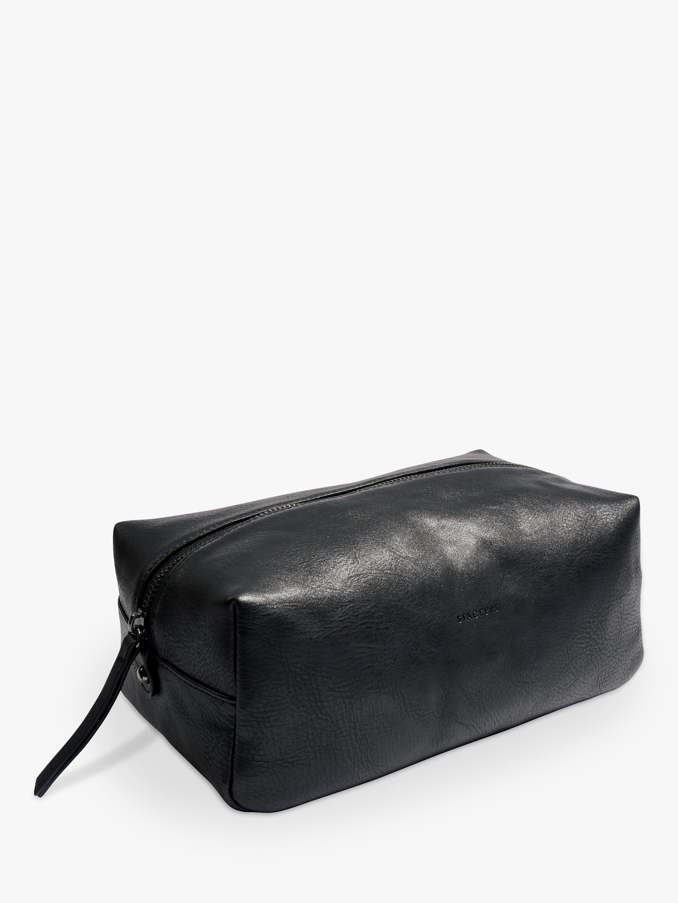 Soft wash bag with lined interior and gunmetal zip for travel (British product)