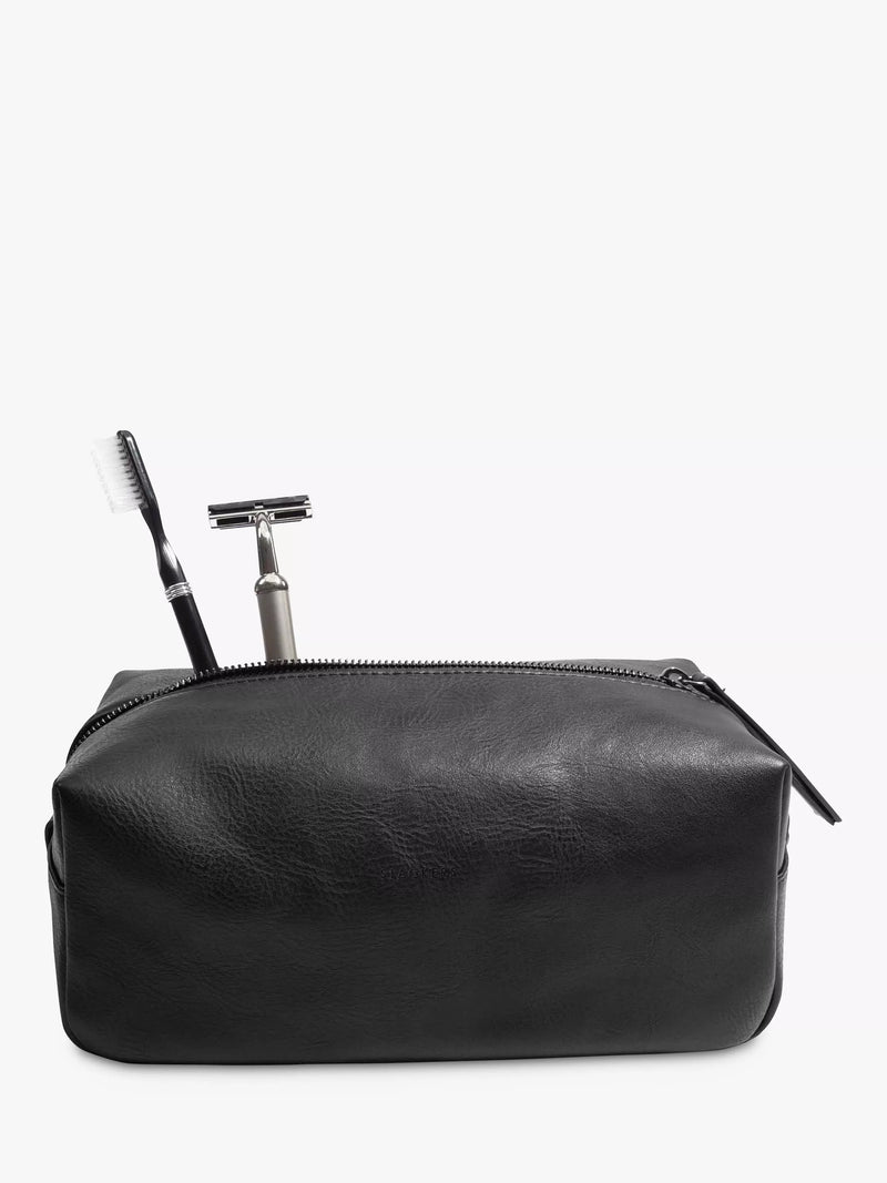 Soft wash bag with lined interior and gunmetal zip for travel (British product)