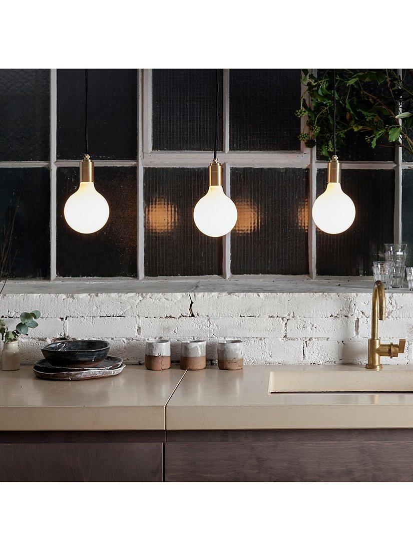 Tala Porcelain III LED globe bulb 6W, imported from the UK