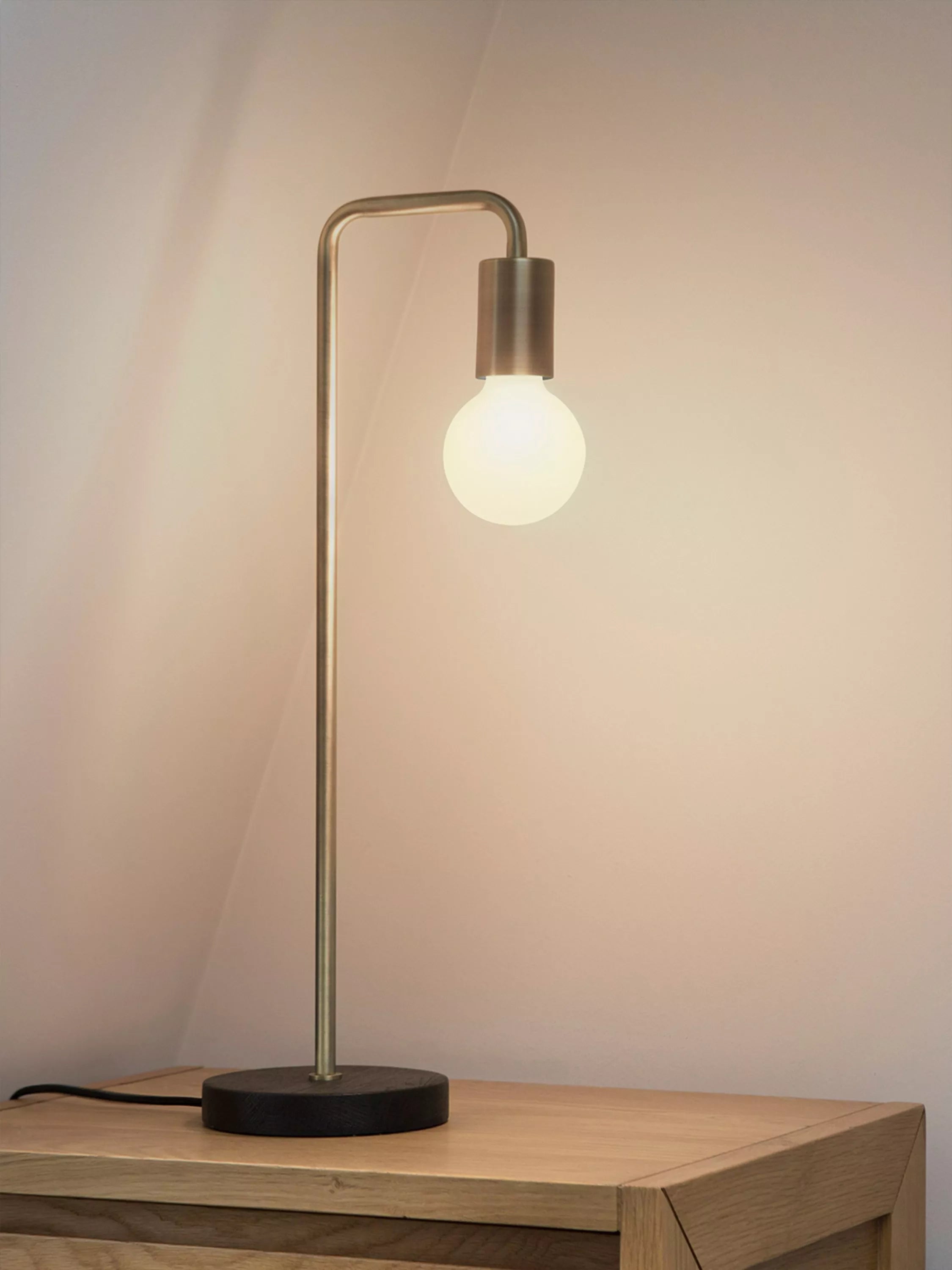 Tala Porcelain II LED globe light bulb 6W, UK version