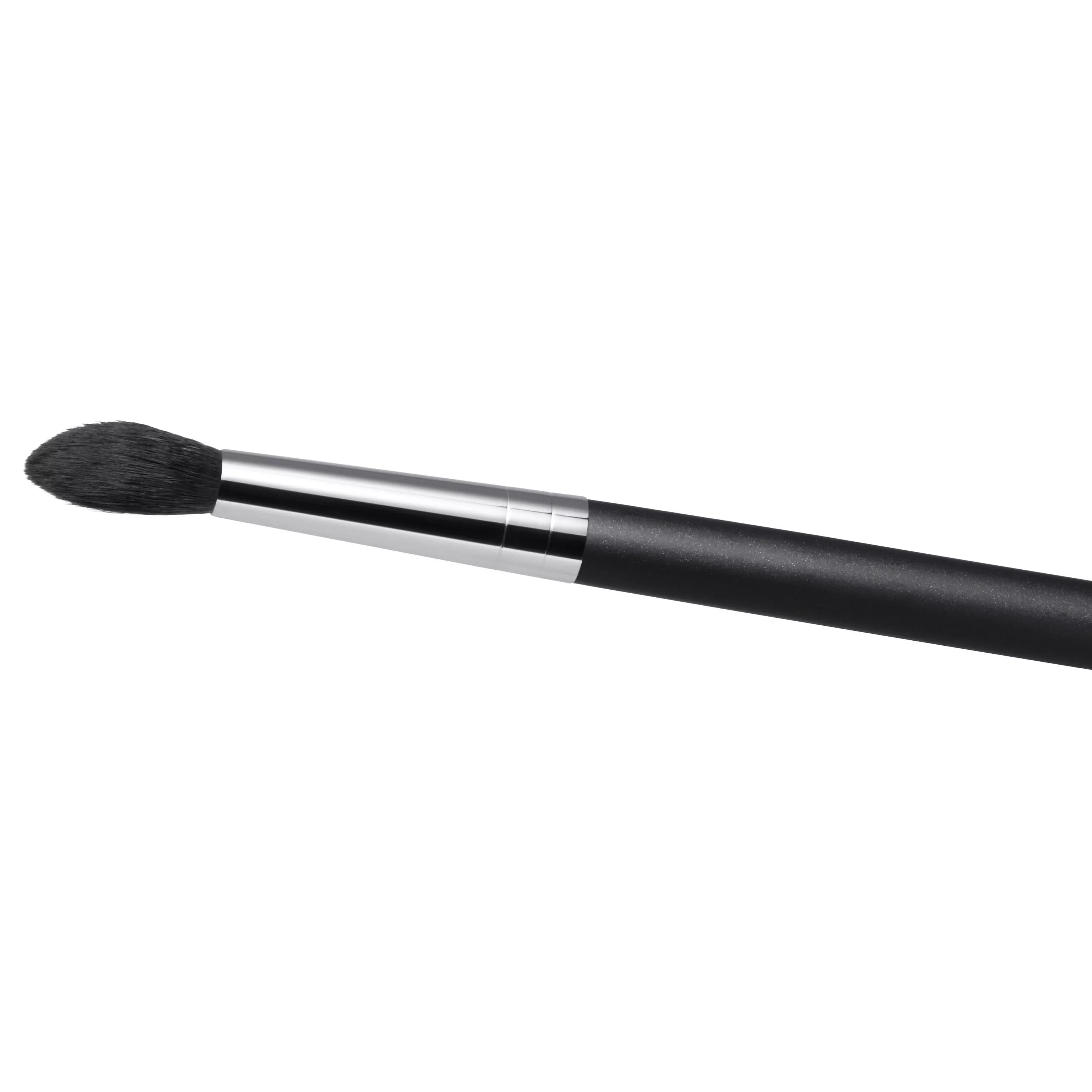 MAC 240S large tapered eyeshadow brush (British brand)