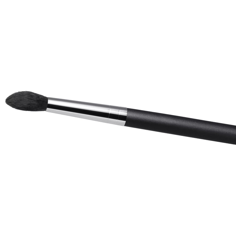 MAC 240S large tapered eyeshadow brush (British brand)