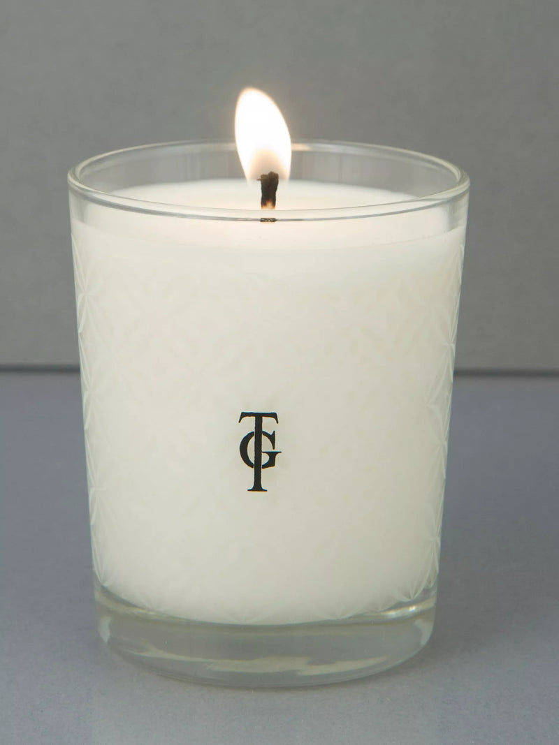 True Grace rosemary and eucalyptus scented candle 190g - British product