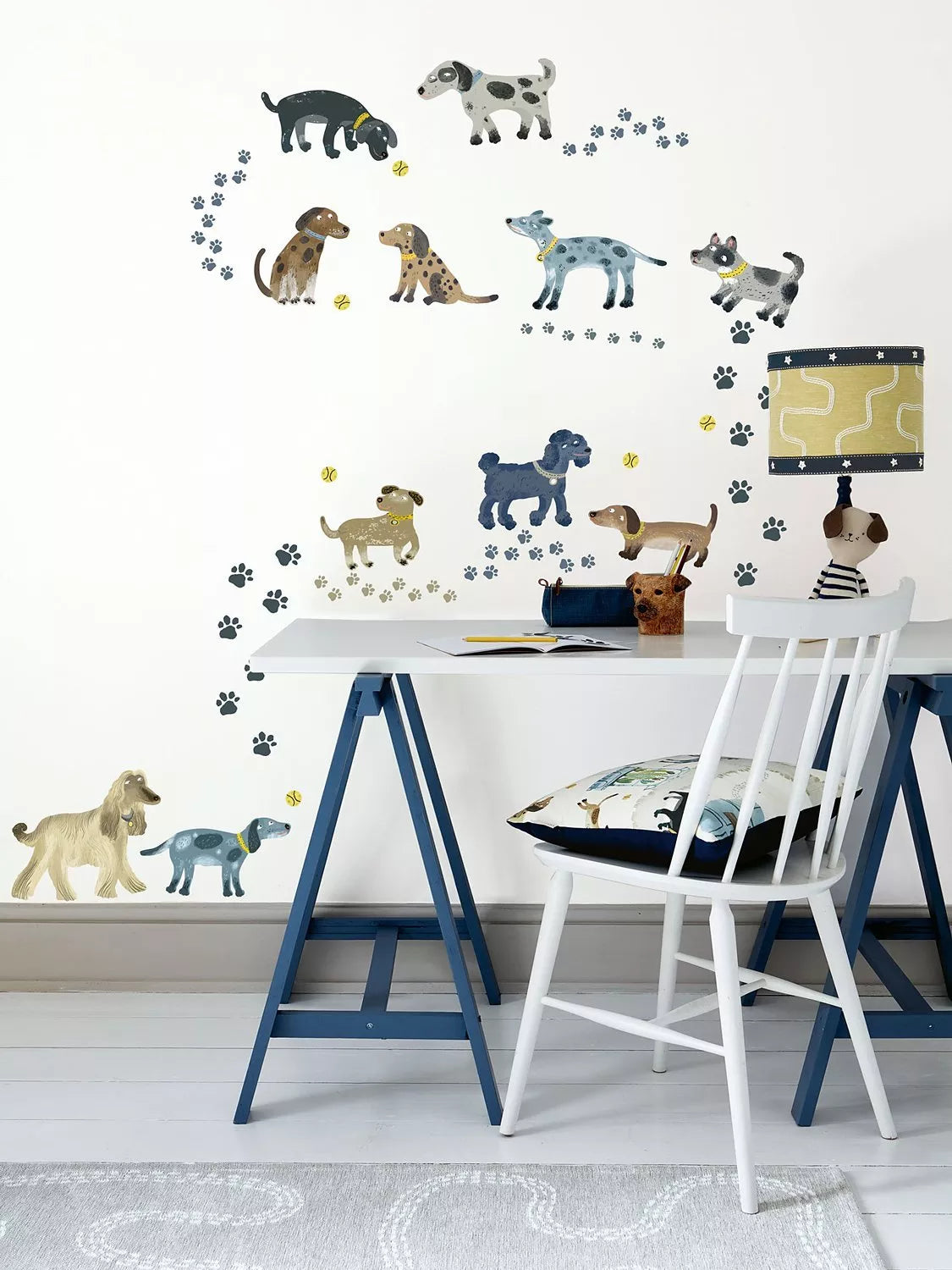 Villa Nova Fetch wallpaper animal pattern, UK version
