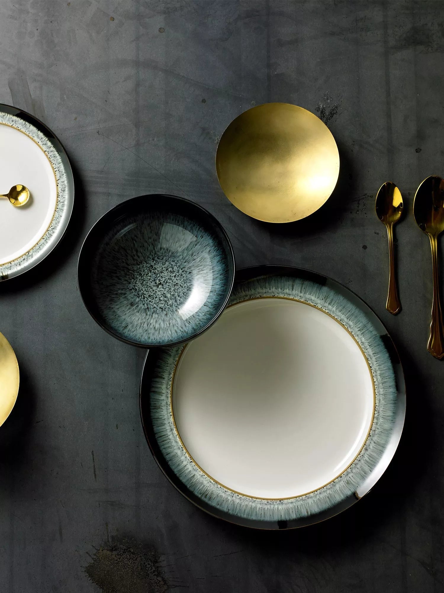 Denby Halo dinner plate 28cm black/multi - British product
