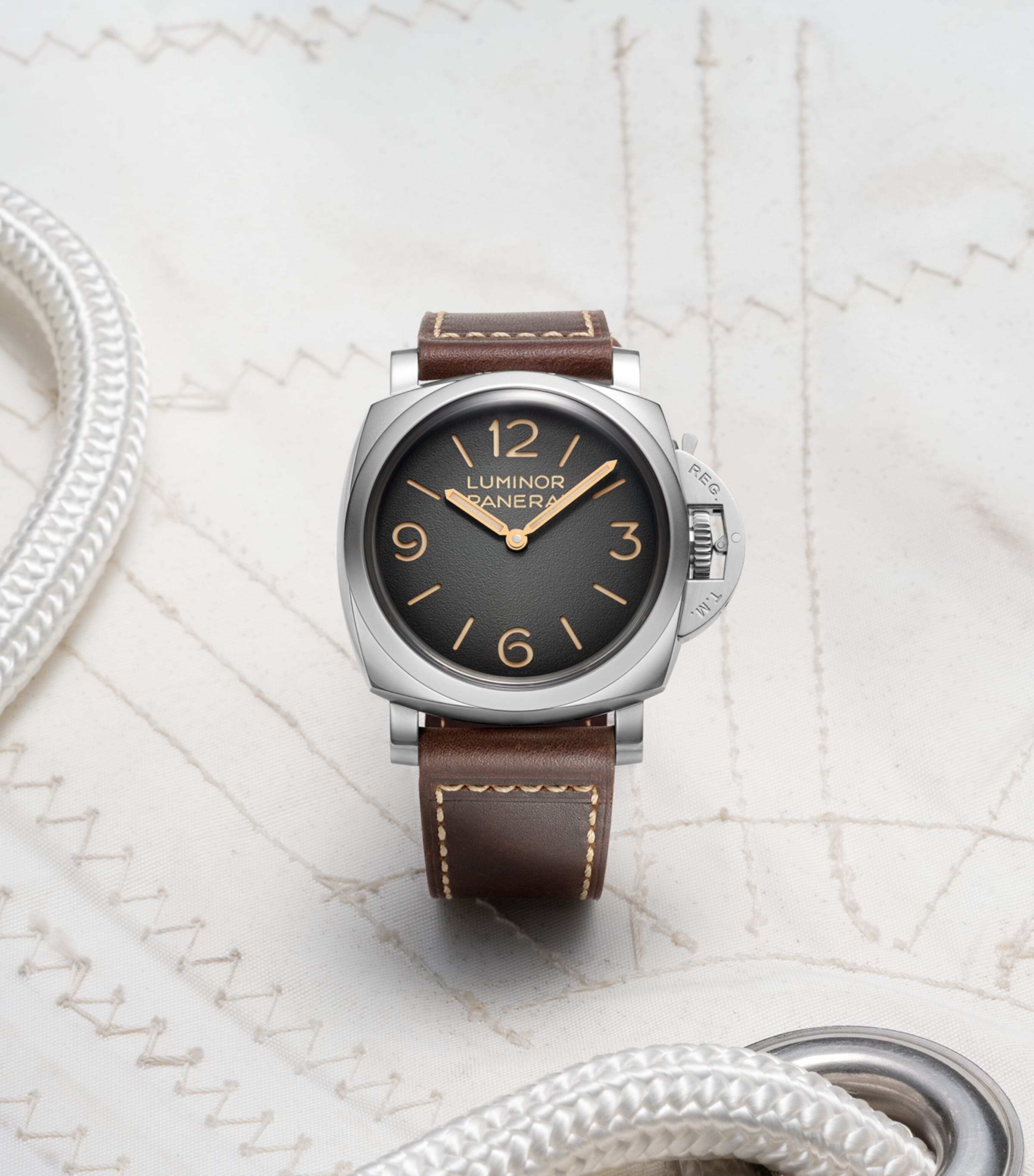 Panerai Luminor Tre Giorni 47mm stainless steel watch - British product
