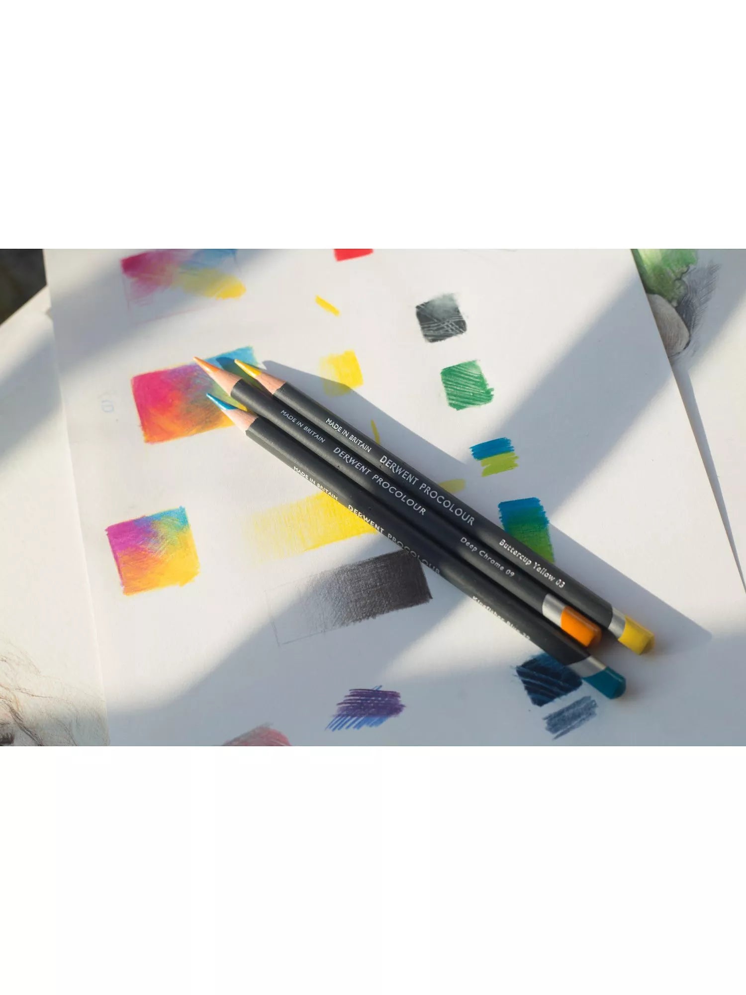 Derwent Procolour coloured pencils 24-piece tin - British product