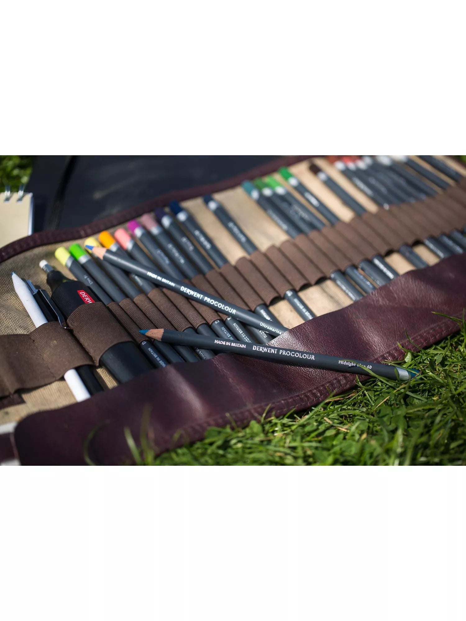 Derwent Procolour coloured pencils 24-piece tin - British product