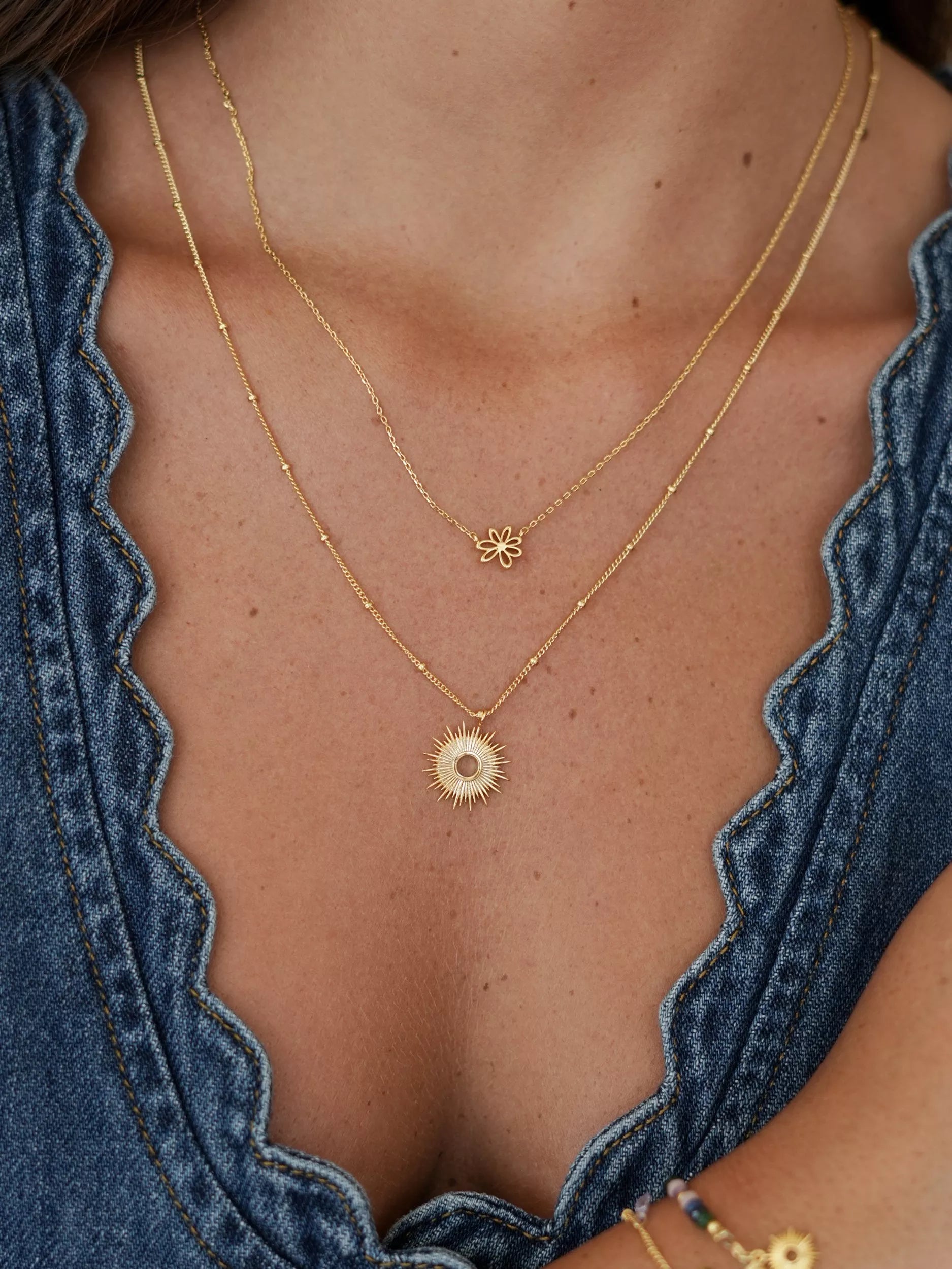 Estella Bartlett pendant necklace gold - British product