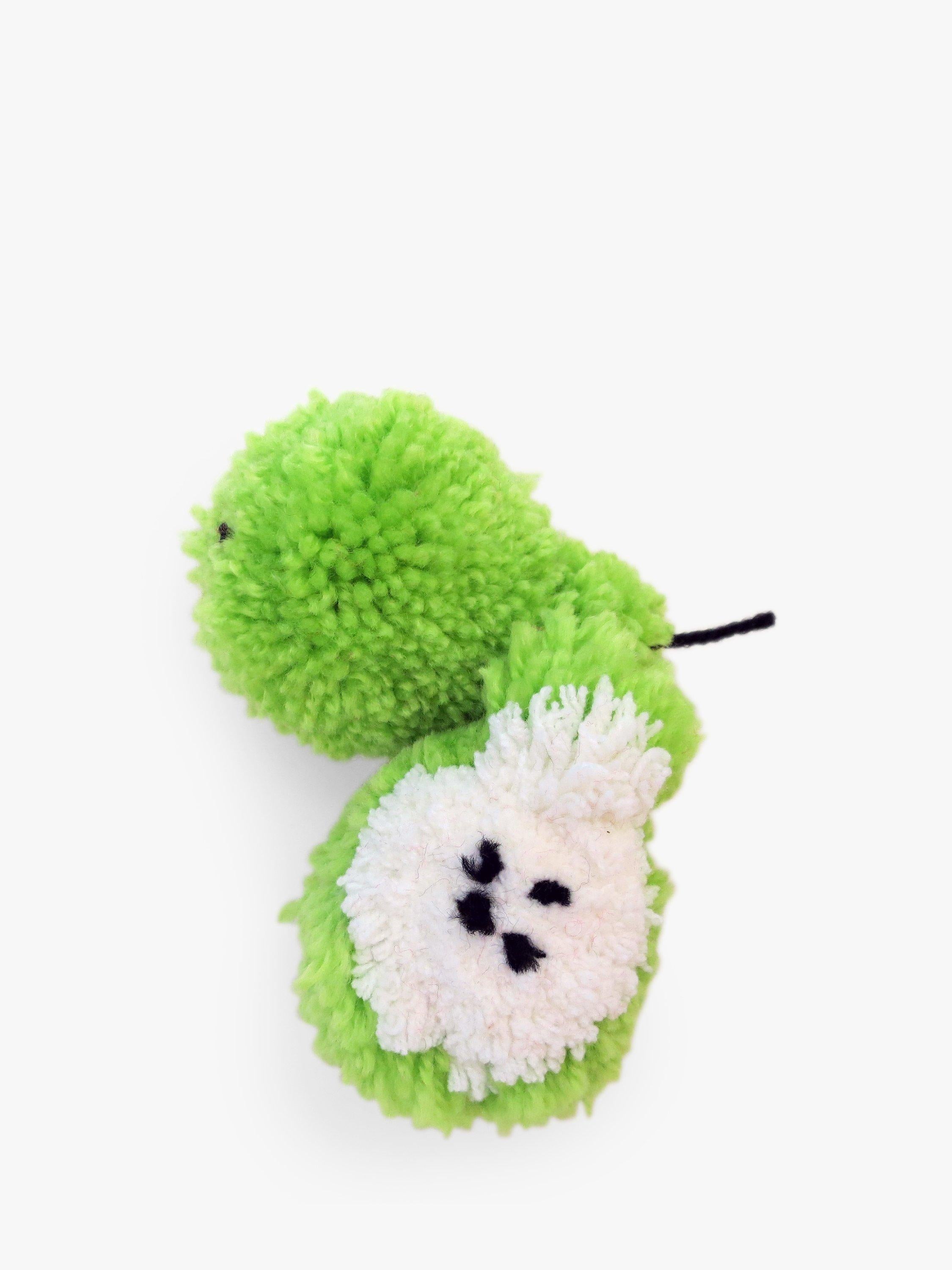 Buttonbag pom pom craft kit in suitcase, imported from the UK