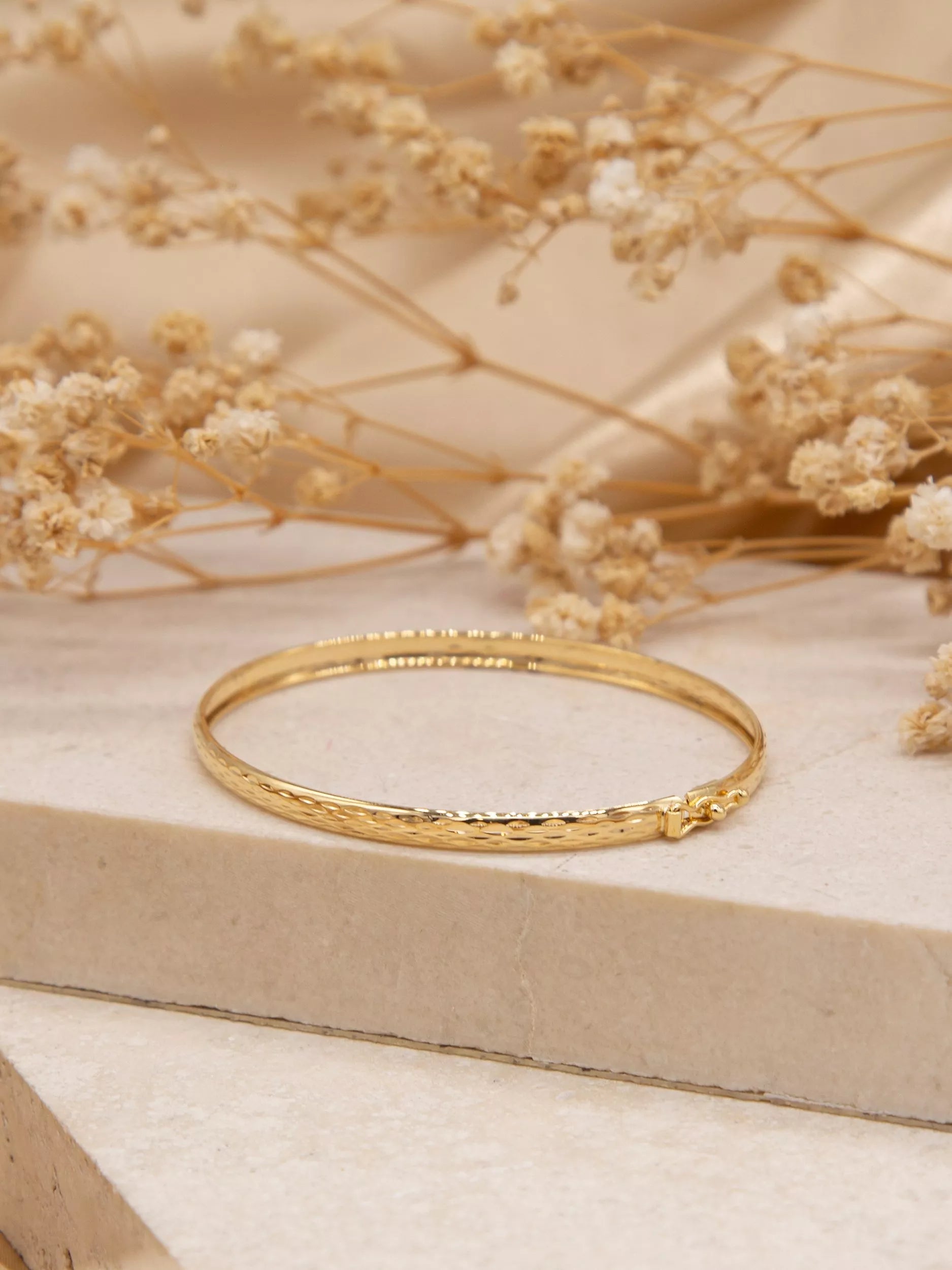 IBB 9ct gold diamond cut hinged bangle 6cm, UK version