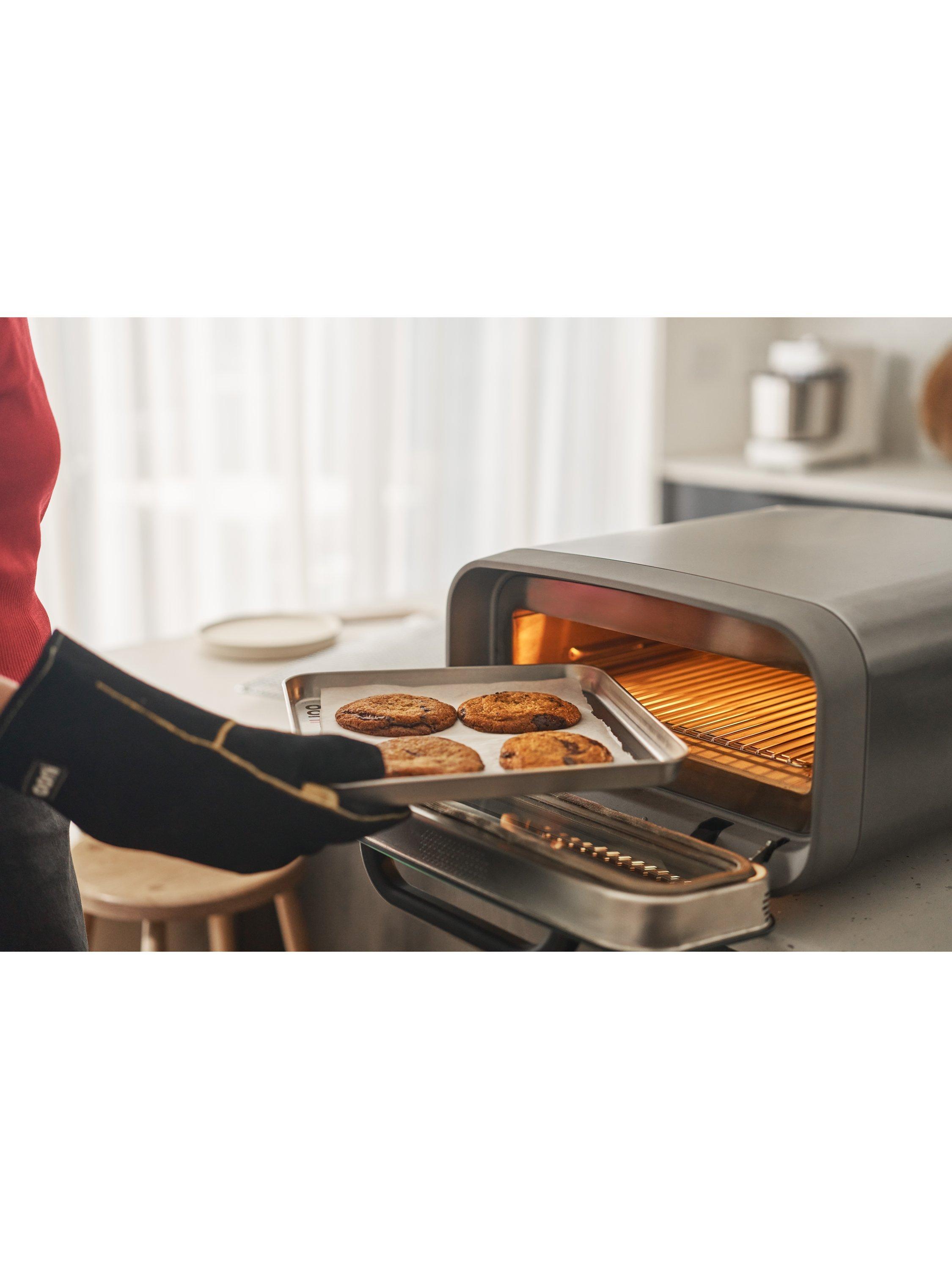 Ooni heat-resistant leather pizza oven and BBQ gloves, black, imported from the UK
