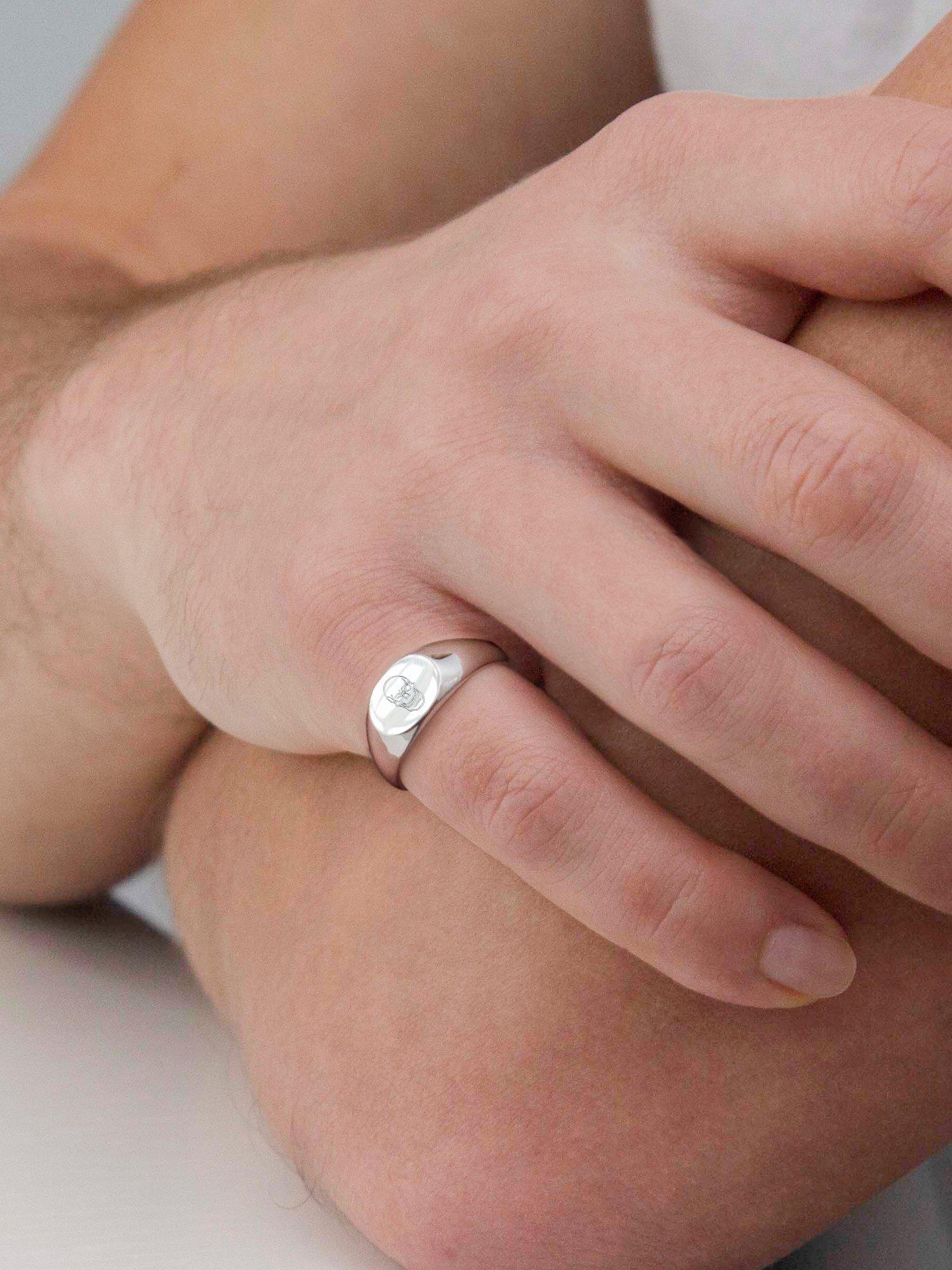 IBB oval signet ring in silver, UK version