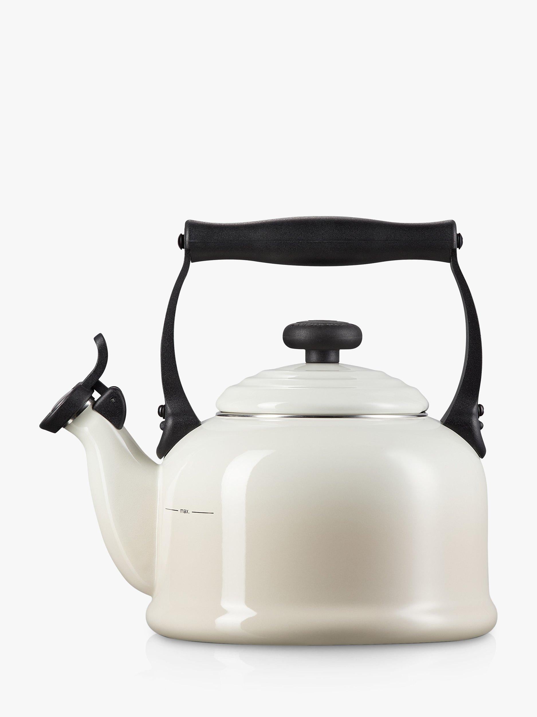 Le Creuset traditional stovetop whistling kettle 2.1L - British product