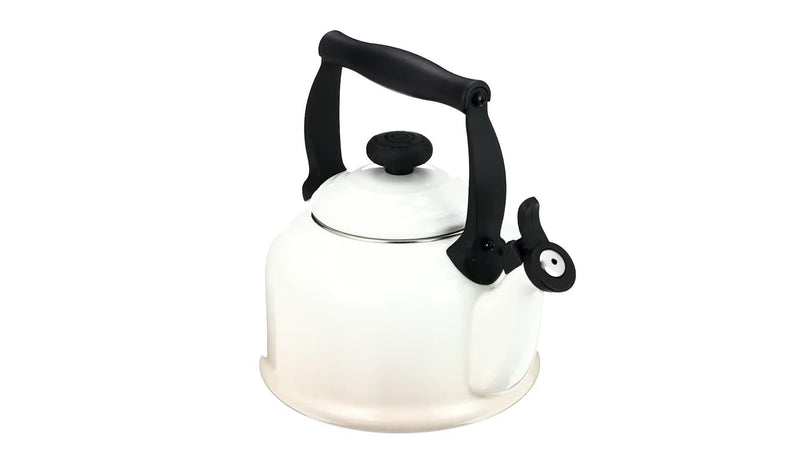 Le Creuset traditional stovetop whistling kettle 2.1L - British product